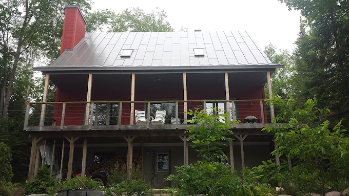 Installation de toiture en tôle agrafée dans dans lanaudiere - Toiture Lormay