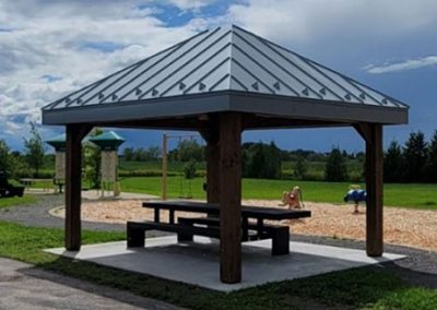 Toit de gazébo - Service installation de toiture pincé à Lanaudière - Toiture Lormay